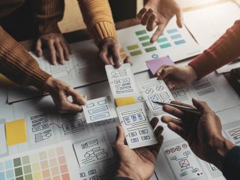 Navigate the UX/UI Landscape with Dark Mode, Micro-interactions, and Minimalism