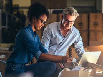 From Scroll to Cart: Mastering E-commerce with Social Commerce Integration