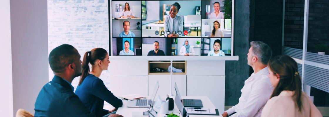 Hybrid Workforce Model for 2025